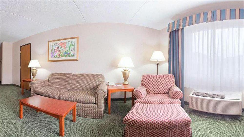 Holiday Inn Express Hotel Pittsburgh-North/Harmarville By Ihg Exteriör bild